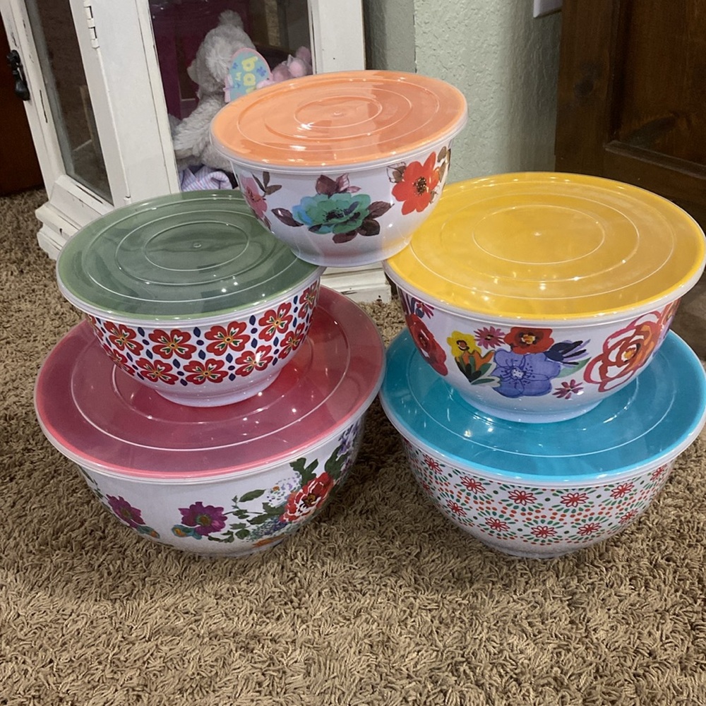 The Pioneer Woman Mixing Bowls
